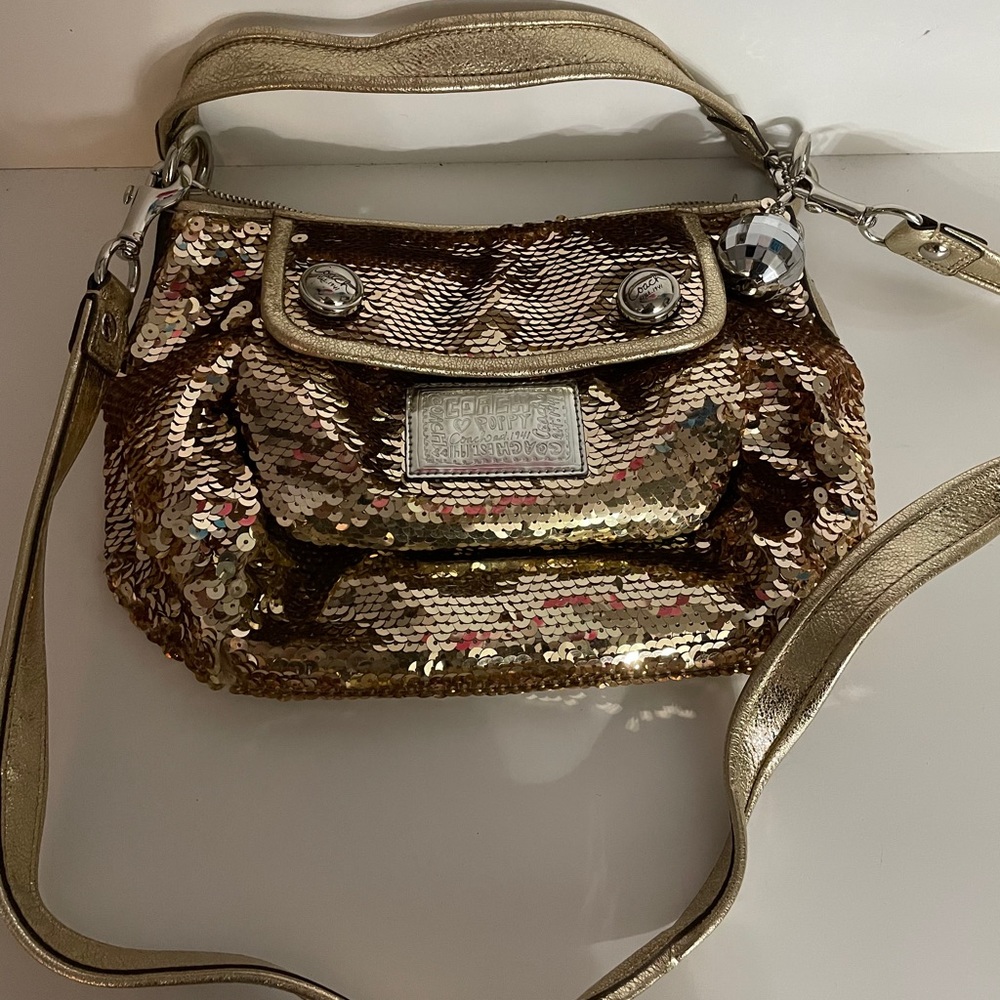 Coach poppy purse. Gold sequin. Shoulder bag.